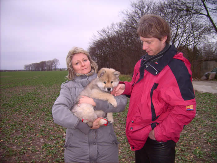 Django mit Familie 9 Wochen